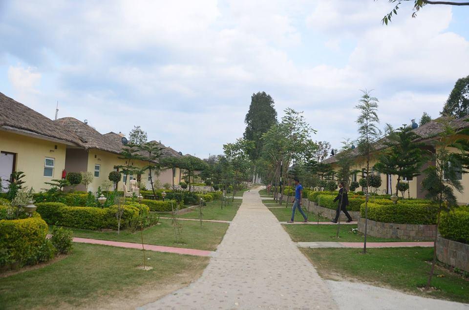 Kangs Nirvana Resorts And Spa Mahalpur Exterior foto