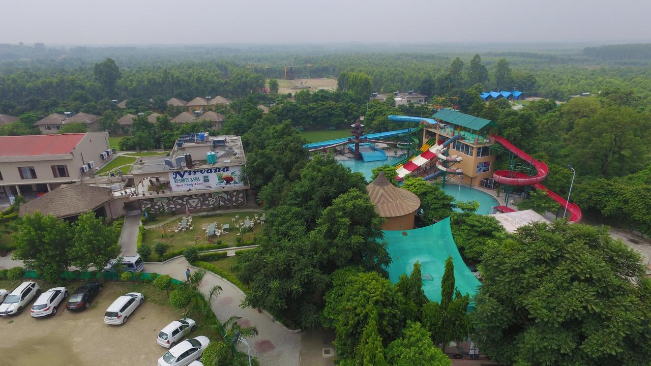 Kangs Nirvana Resorts And Spa Mahalpur Exterior foto