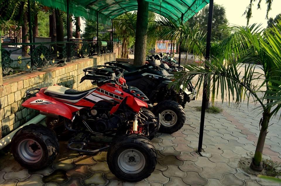Kangs Nirvana Resorts And Spa Mahalpur Exterior foto